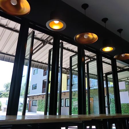 通帕蓬 The Rabbit House酒店 外观 照片